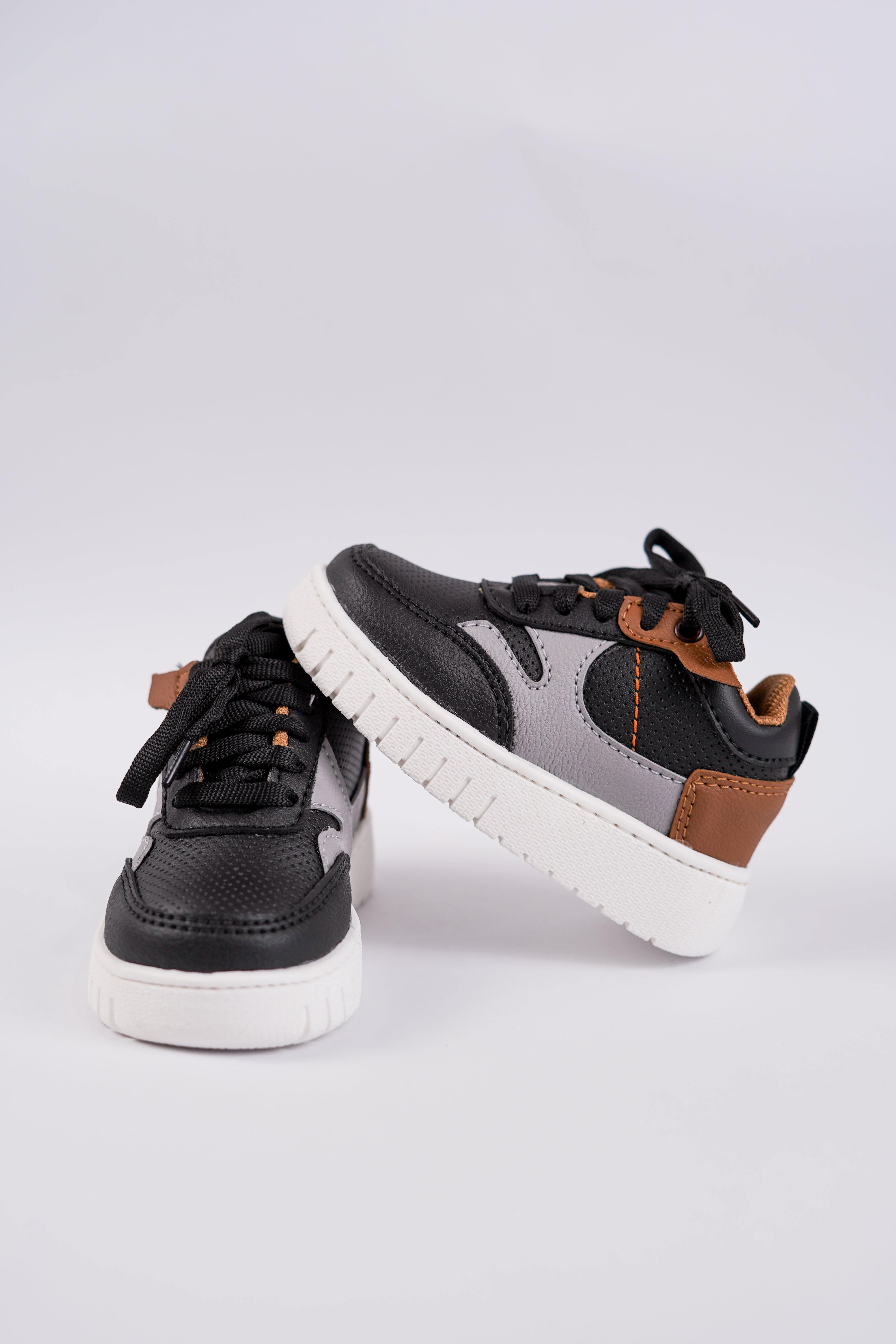 Calzado Negro-Gris-Miel