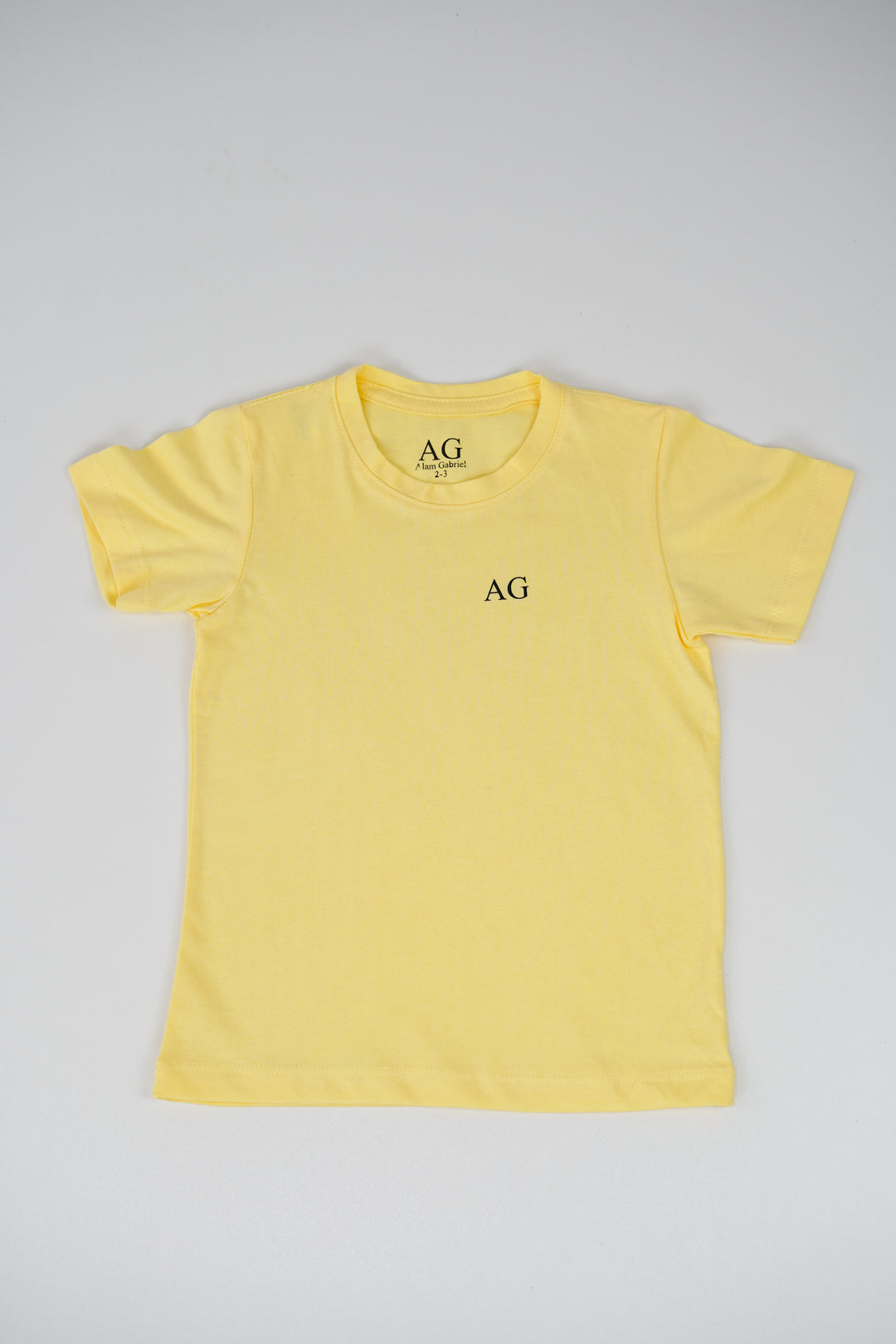 Suéter básico Amarillo Pastel