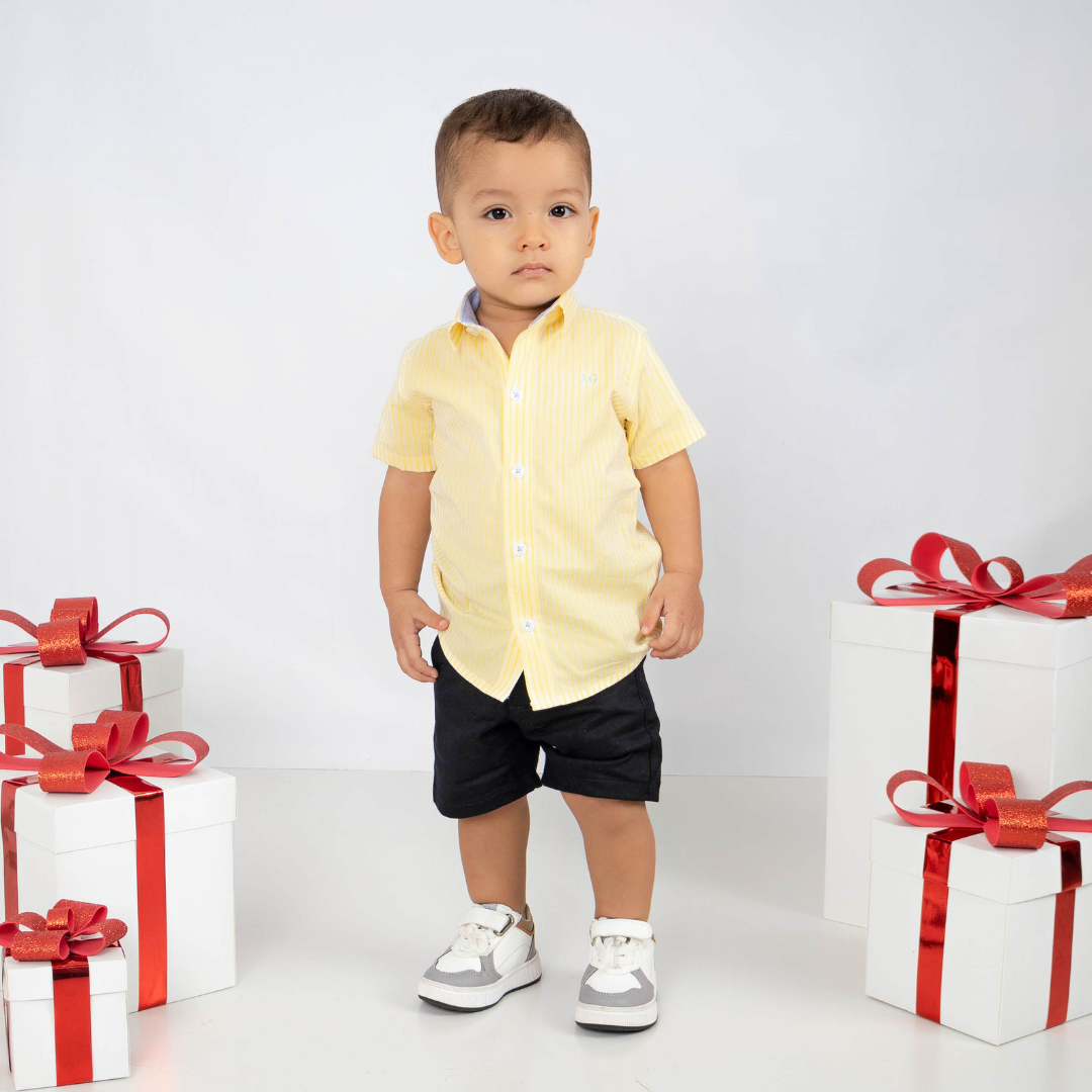 Camisa de líneas Amarillas