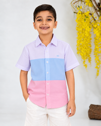 Camisa de niño arcoiris