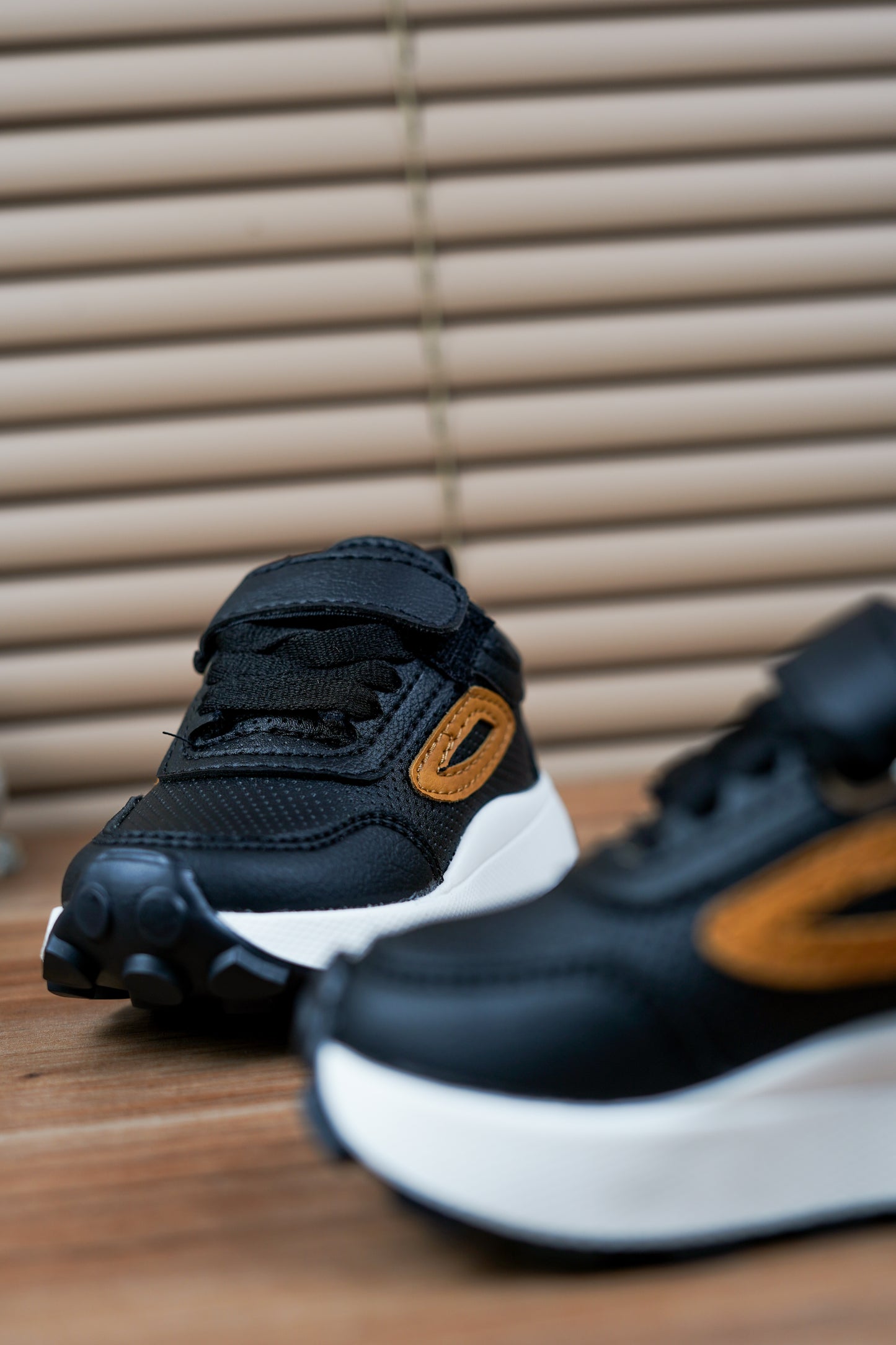 Calzado Negro_Oro